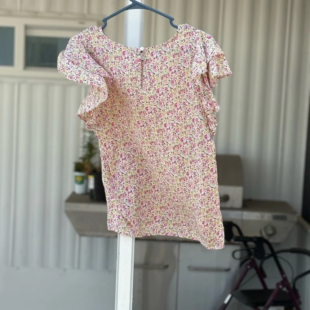 Floral Ruffle Sleeve Blouse - Picture 9 of 9